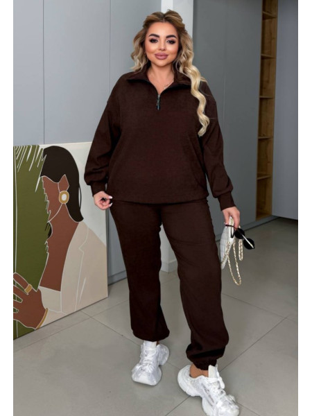 Женский костюм из вельвета